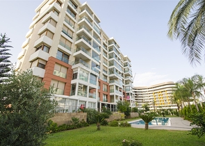 Просторная квартира 3+1 с видом на море в Коньялты