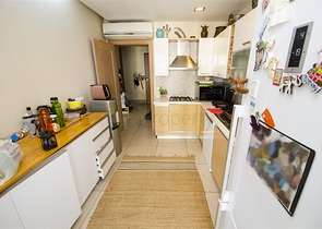 Просторная квартира 3+1 с видом на море в Коньялты