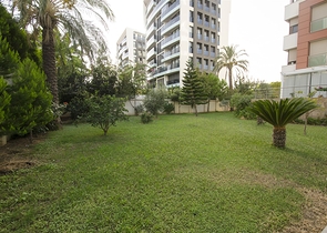 Просторная квартира 3+1 с видом на море в Коньялты