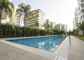 Просторная квартира 3+1 с видом на море в Коньялты