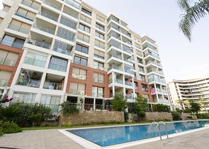 Просторная квартира 3+1 с видом на море в Коньялты