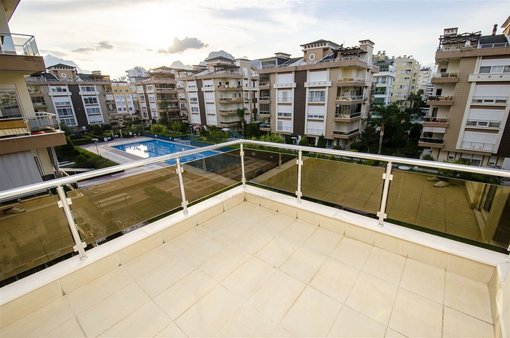 Квартира 3+1 с мебелью в комплексе в 5 минутах от моря