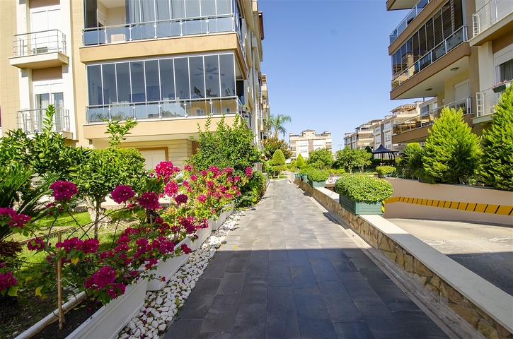 Квартира 3+1 с мебелью в комплексе в 5 минутах от моря