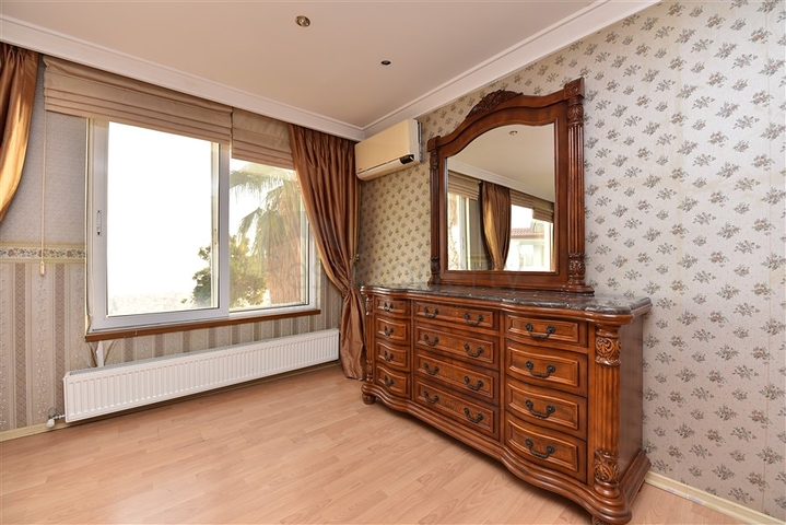 Вилла 4+1 с собственным садом, в центральном районе Алании