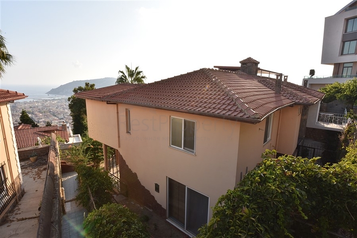 Вилла 4+1 с собственным садом, в центральном районе Алании