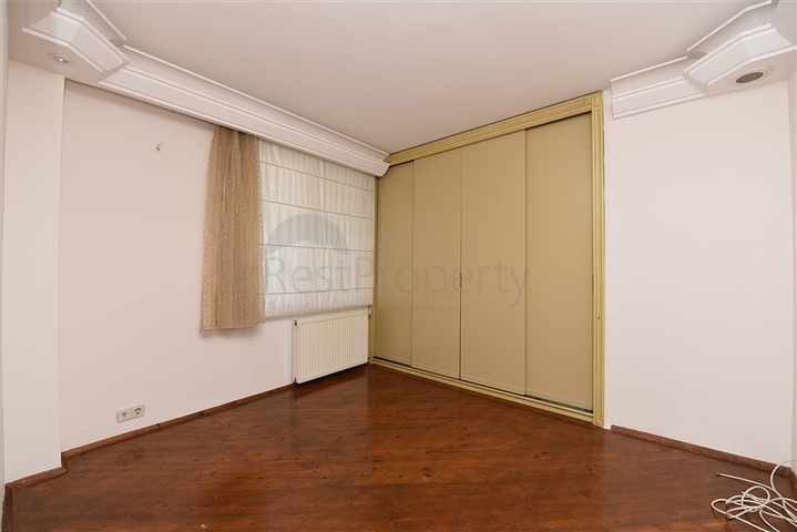 Вилла 4+1 с собственным садом, в центральном районе Алании