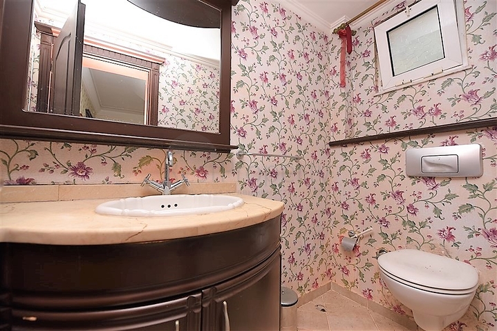 Вилла 4+1 с собственным садом, в центральном районе Алании