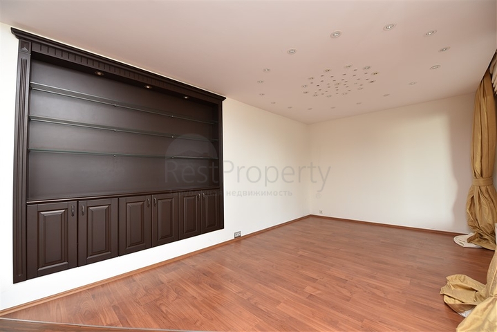 Вилла 4+1 с собственным садом, в центральном районе Алании