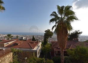 Вилла 4+1 с собственным садом, в центральном районе Алании