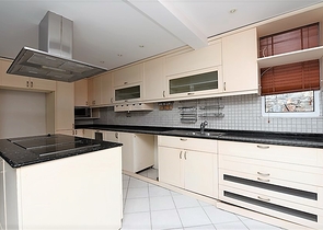 Вилла 4+1 с собственным садом, в центральном районе Алании