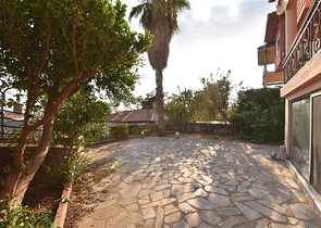 Вилла 4+1 с собственным садом, в центральном районе Алании