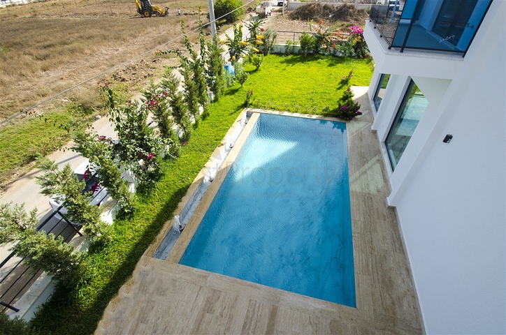 Отдельностоящая вилла 3+1 в  самом центре Белека 