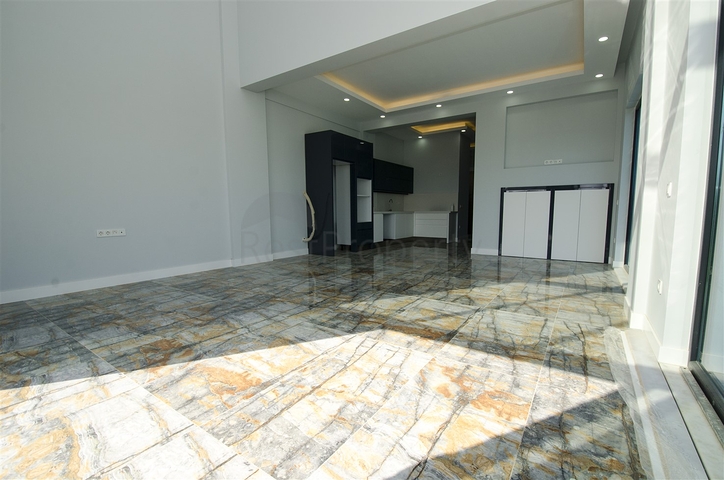 Отдельностоящая вилла 3+1 в  самом центре Белека 