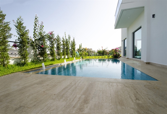 Отдельностоящая вилла 3+1 в  самом центре Белека 