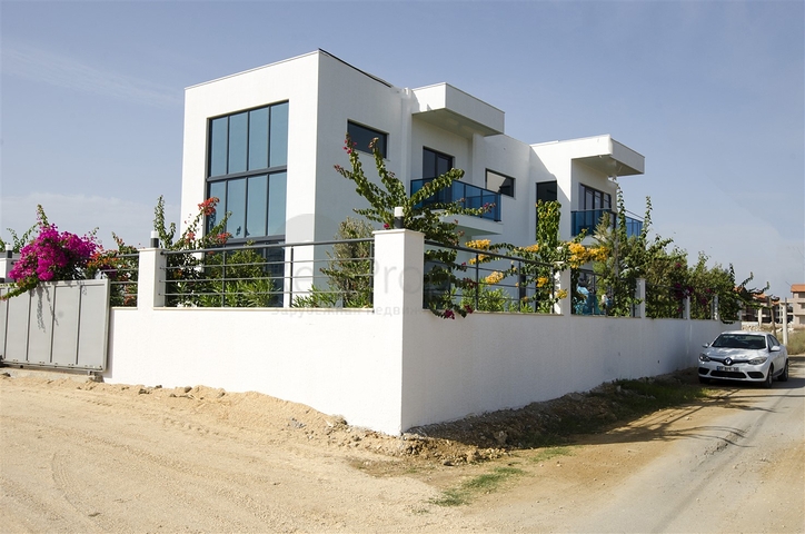 Отдельностоящая вилла 3+1 в  самом центре Белека 