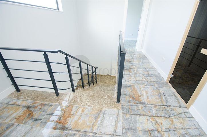 Отдельностоящая вилла 3+1 в  самом центре Белека 