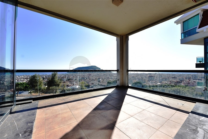 Апартаменты в центре Алании с панорамным видом