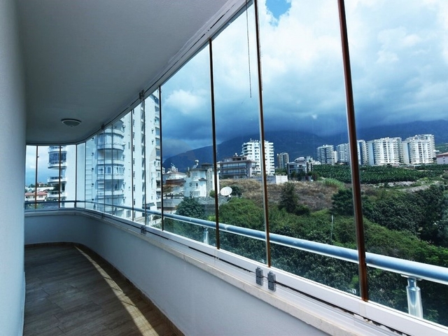 Трехкомнатная квартира с мебелью в комплексе с инфраструктурой