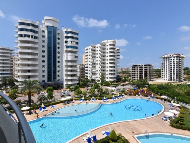 Трехкомнатная квартира с мебелью в комплексе с инфраструктурой