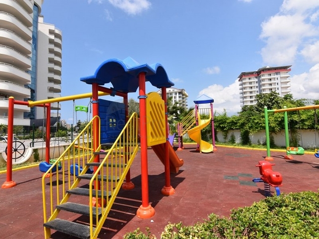 Трехкомнатная квартира с мебелью в комплексе с инфраструктурой