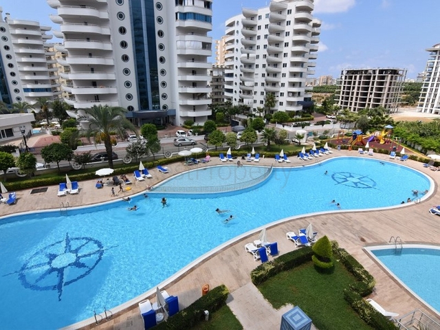 Трехкомнатная квартира с мебелью в комплексе с инфраструктурой