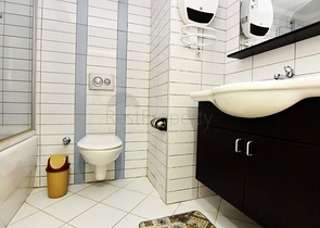 Трехкомнатная квартира с мебелью в комплексе с инфраструктурой