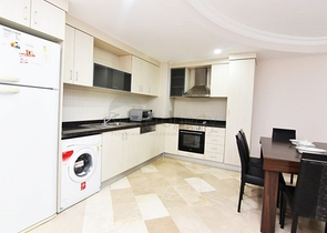 Трехкомнатная квартира с мебелью в комплексе с инфраструктурой