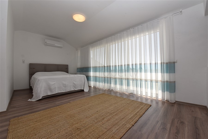 Пентхаус в жилом комплексе 3+1, в Конаклы