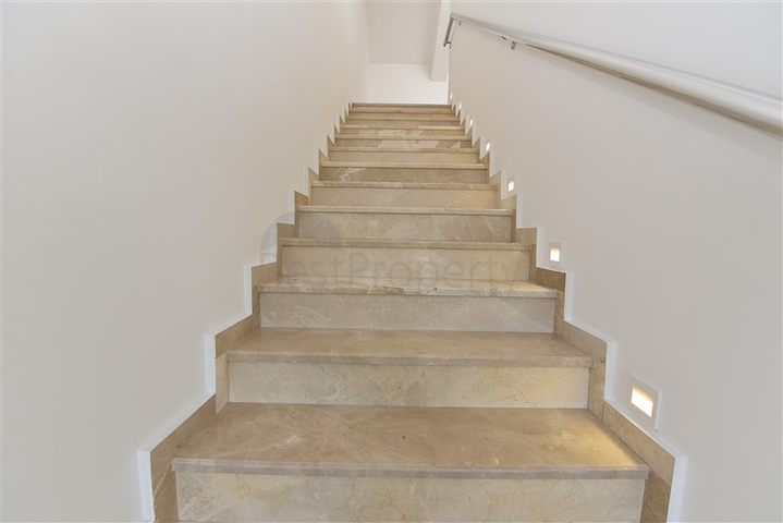 Пентхаус в жилом комплексе 3+1, в Конаклы