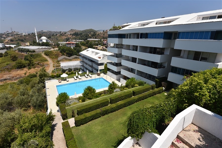 Пентхаус в жилом комплексе 3+1, в Конаклы