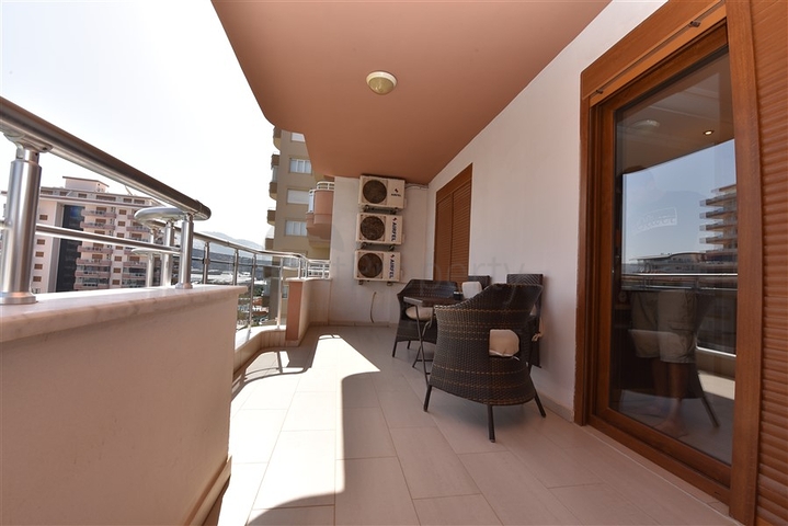 Шикарная квартира 2+1 с мебелью в 100 м от моря в районе Махмутлар, Алания