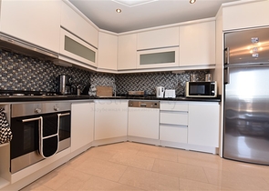 Шикарная квартира 2+1 с мебелью в 100 м от моря в районе Махмутлар, Алания