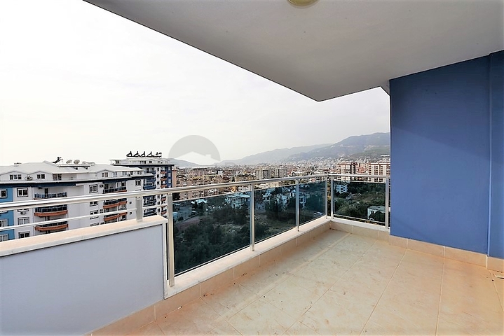 Пентхаус 3+1 в жилом комплексе, в Тосмуре