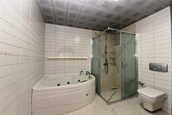 Просторная квартира 3+1 в центре Аланьи с видом на Средиземное море