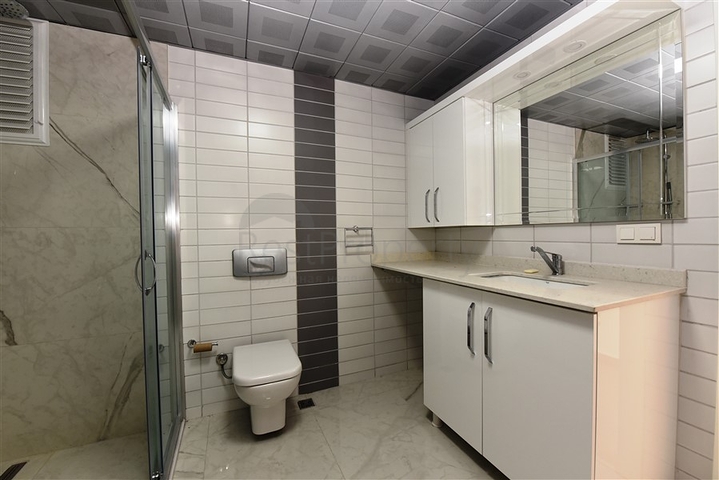 Просторная квартира 3+1 в центре Аланьи с видом на Средиземное море