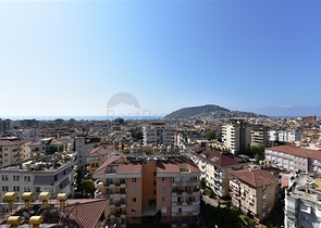 Просторная квартира 3+1 в центре Аланьи с видом на Средиземное море