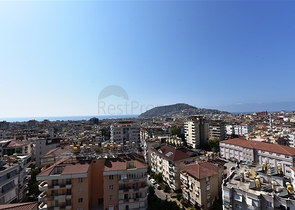 Просторная квартира 3+1 в центре Аланьи с видом на Средиземное море