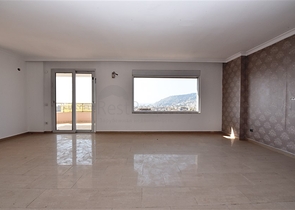 Просторная квартира 3+1 в центре Аланьи с видом на Средиземное море