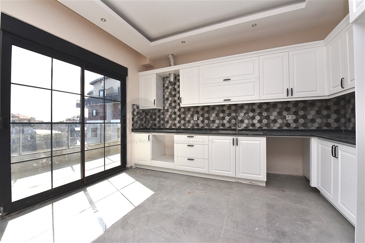 Двухуровневый пентхаус в европейском районе Оба