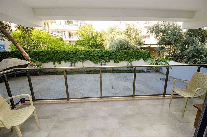 Просторная двухуровневая квартира в центре города Анталии