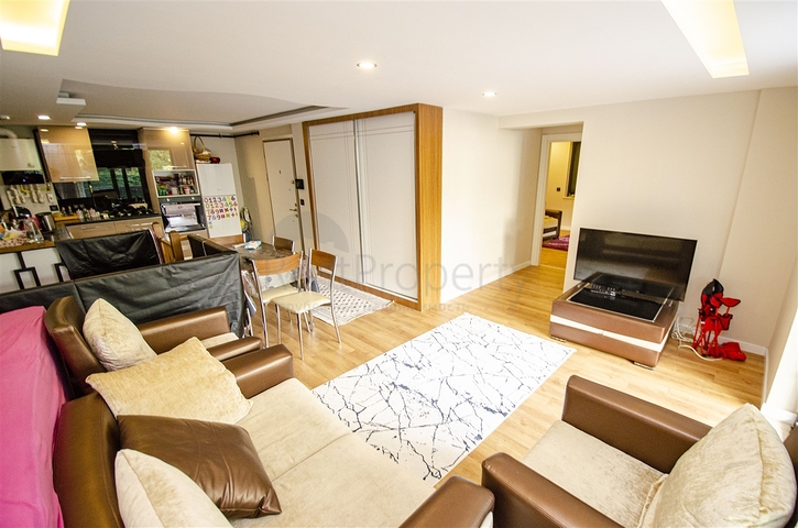 Просторная двухуровневая квартира в центре города Анталии