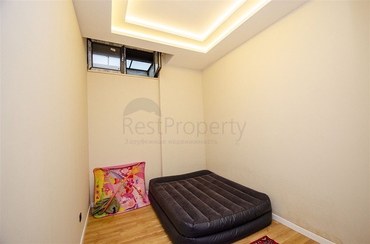 Просторная двухуровневая квартира в центре города Анталии