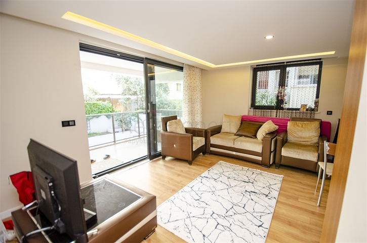 Просторная двухуровневая квартира в центре города Анталии