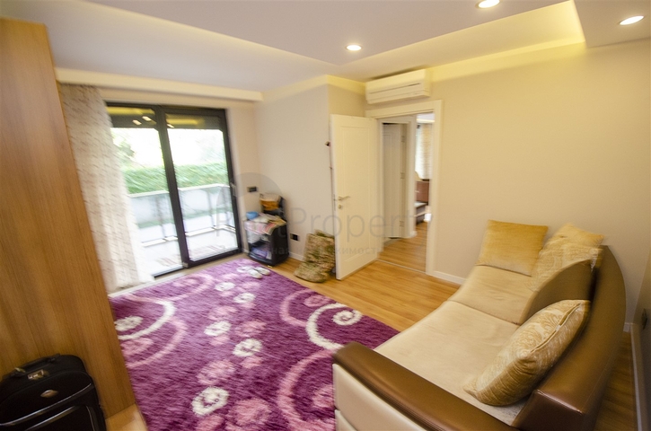 Просторная двухуровневая квартира в центре города Анталии