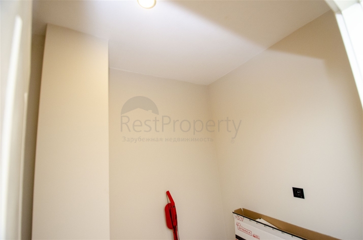 Просторная двухуровневая квартира в центре города Анталии