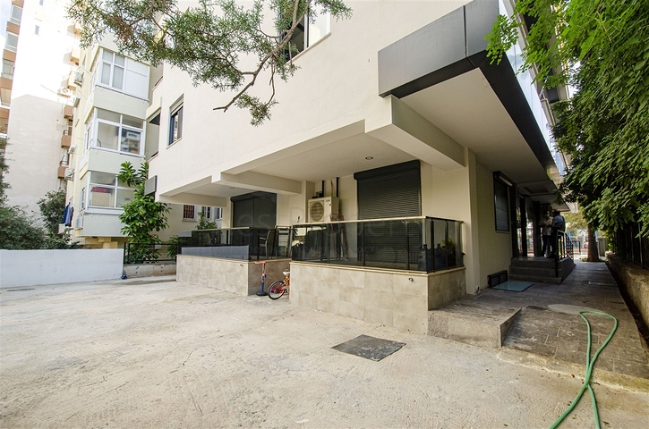 Просторная двухуровневая квартира в центре города Анталии