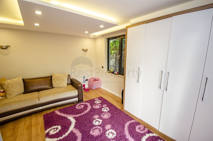 Просторная двухуровневая квартира в центре города Анталии