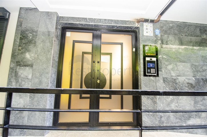 Просторная двухуровневая квартира в центре города Анталии