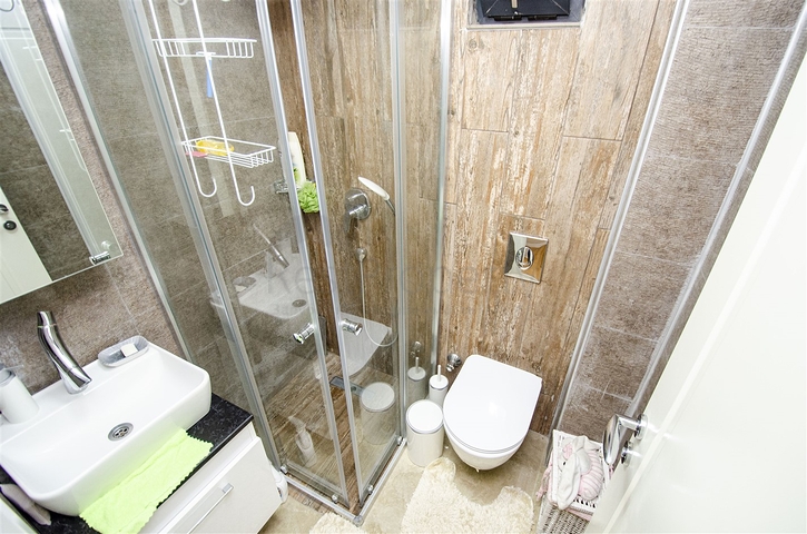 Просторная двухуровневая квартира в центре города Анталии