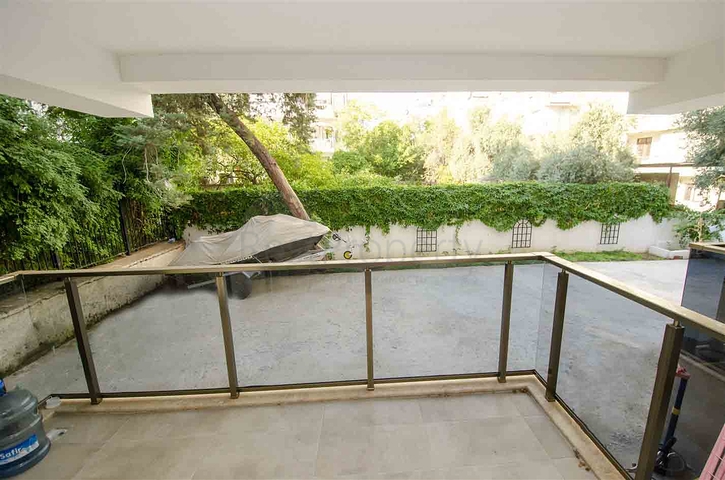 Просторная двухуровневая квартира в центре города Анталии